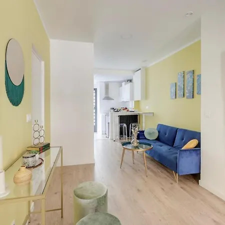 Modern Stylish And Chic Next To The Famous Catacombs * Párizs
